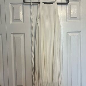 Elegant White Pleated Dress
